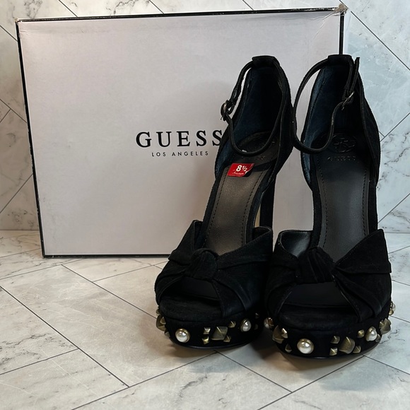 NWT Guess Los Angeles Womens Kenzie2 Black Suede Platform Heels Studded 8.5M - Picture 2 of 9
